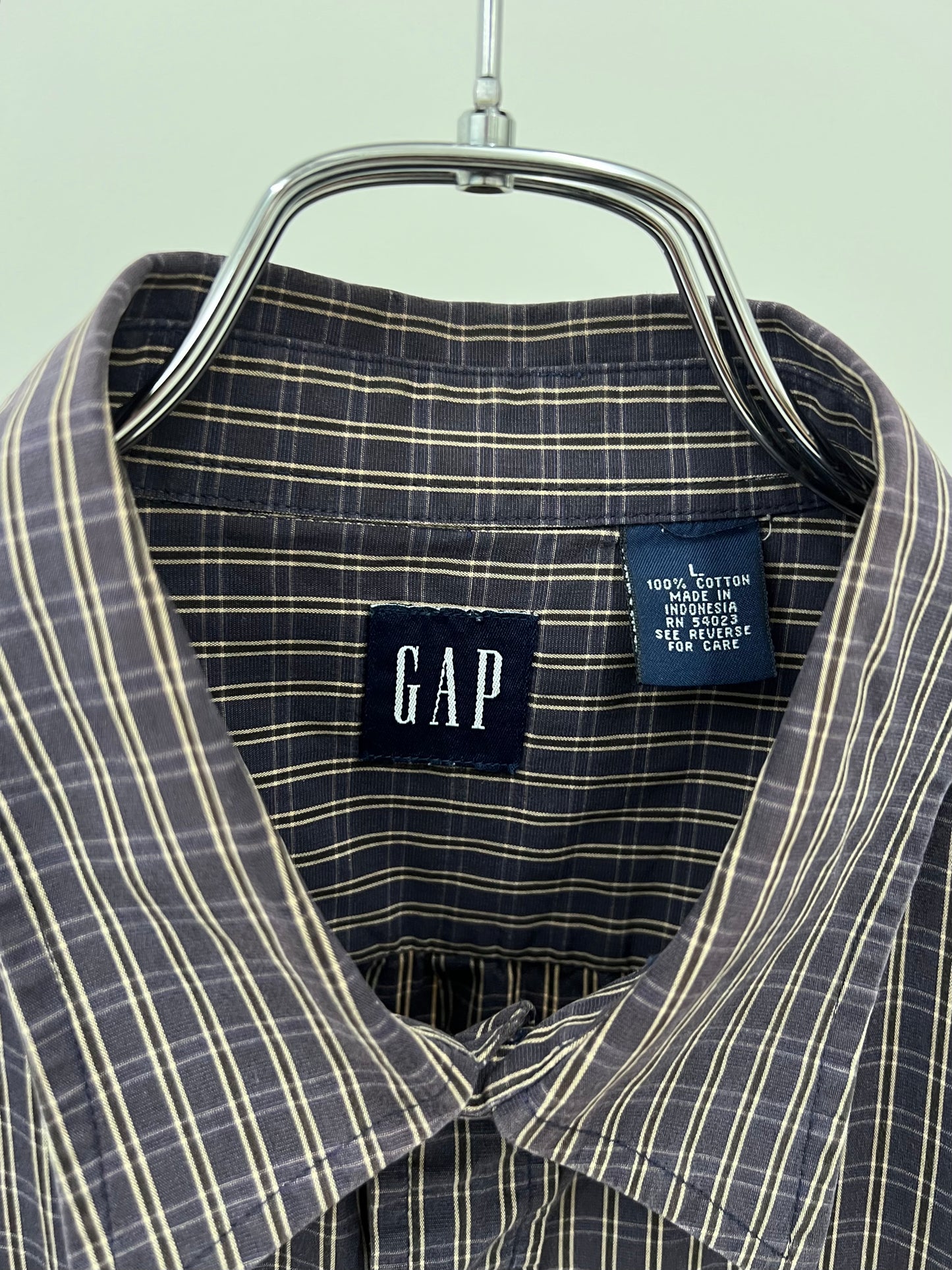 00's GAP shirt