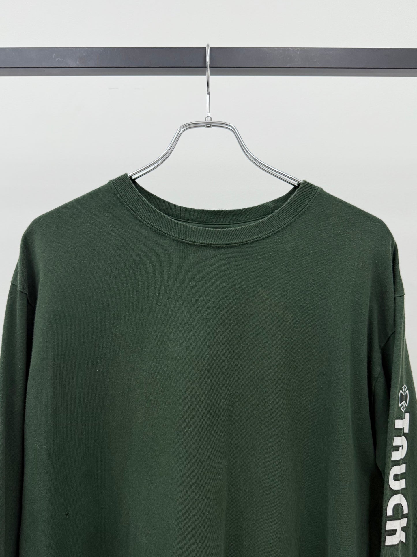 00's independent L/S t-shirt