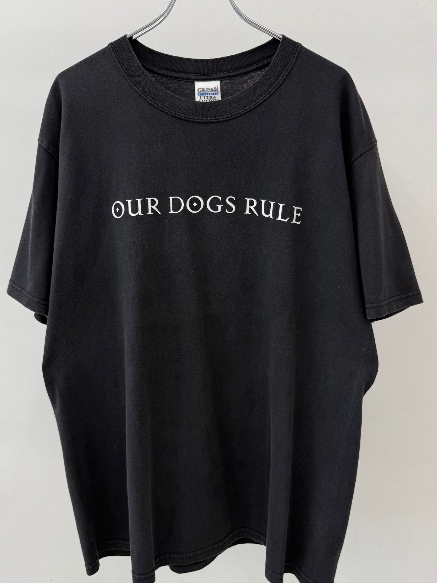 00's OUR DOGS RULE t-shirt
