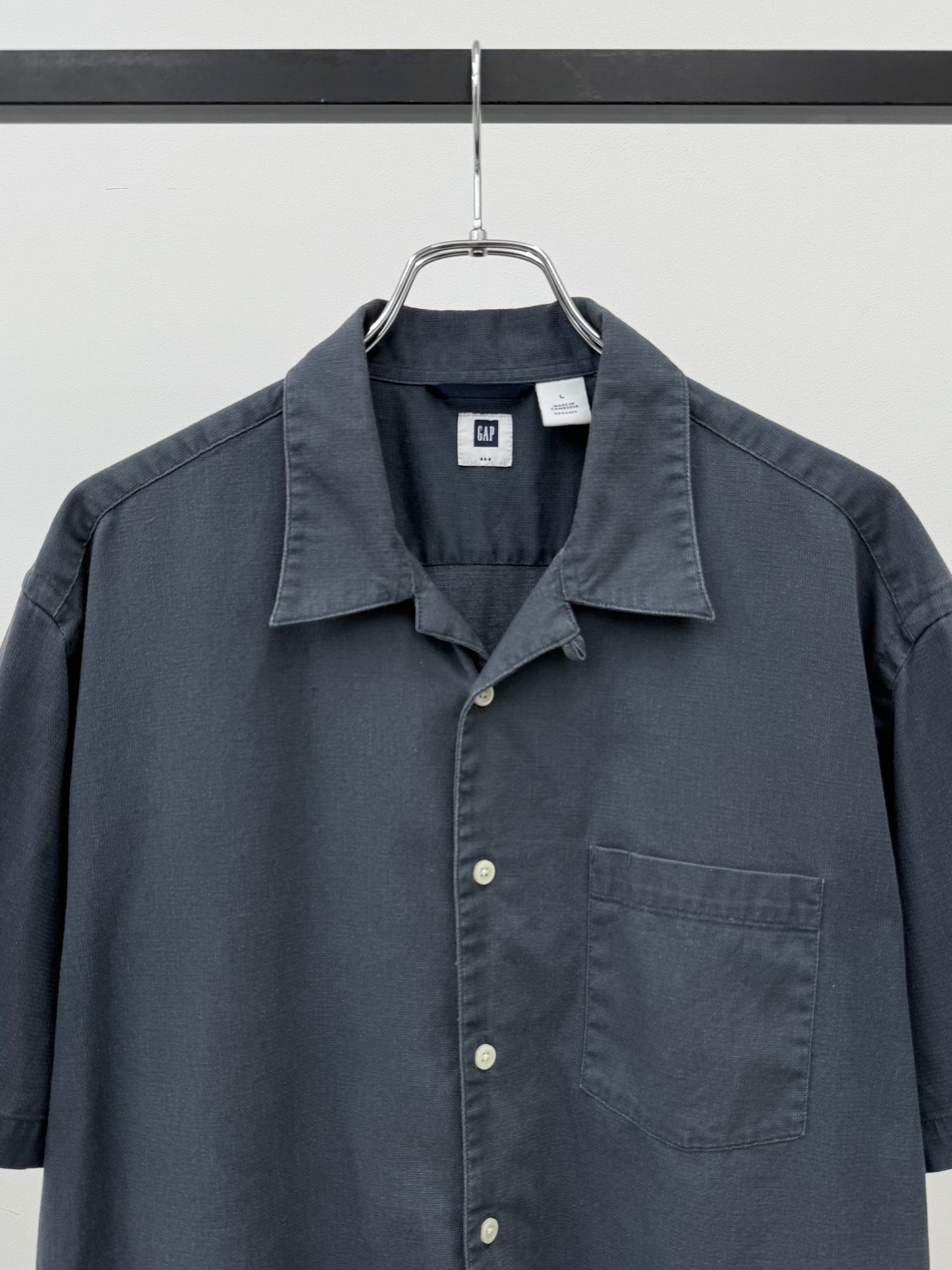 00's GAP open collar shirt