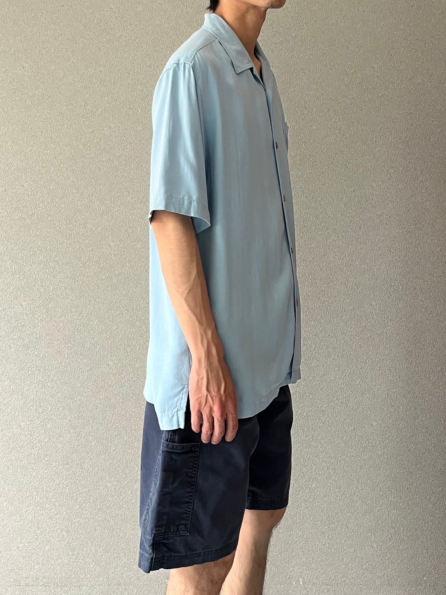 00's Tommy Bahama open collar silk shirt