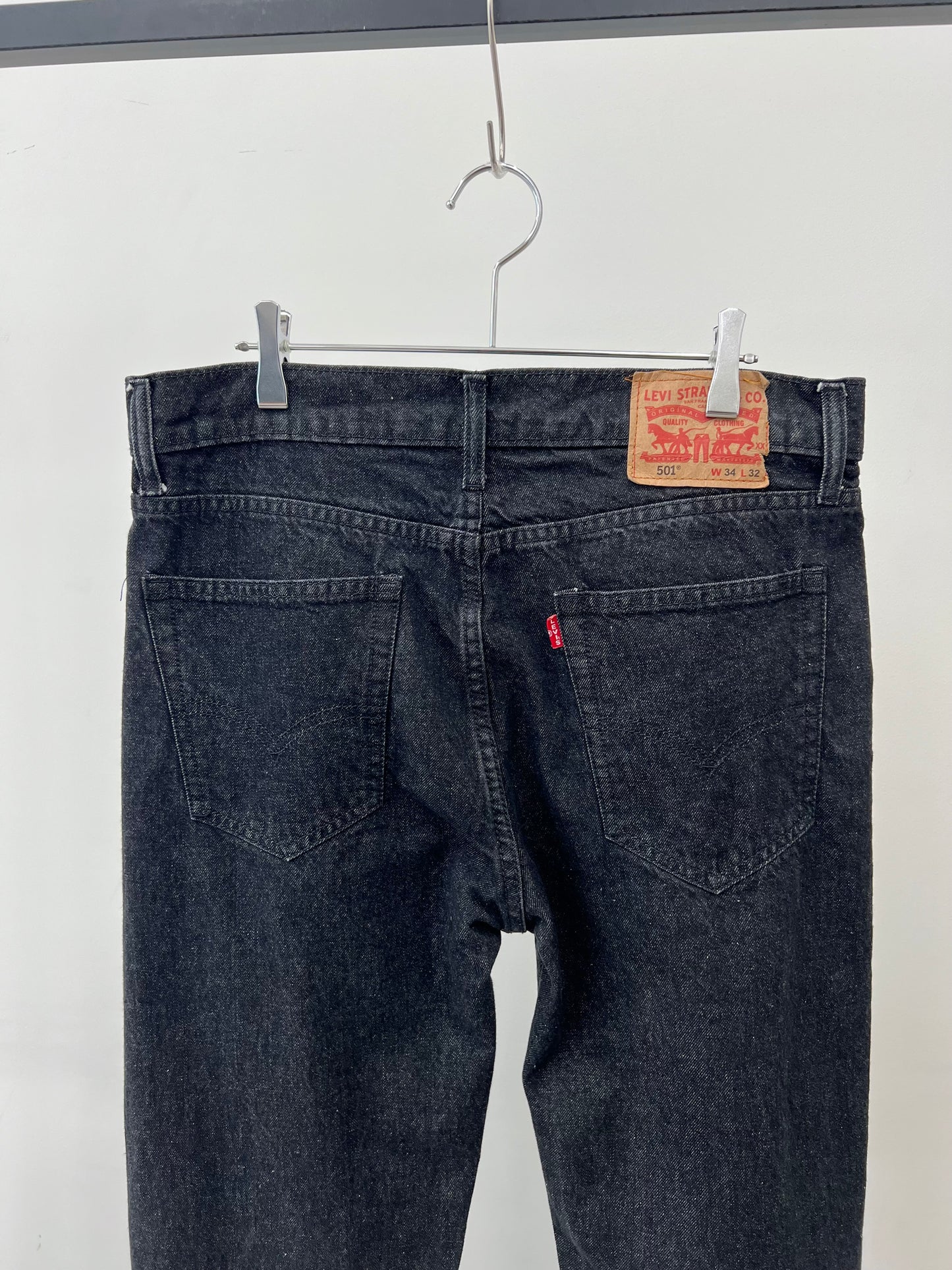 00's Levi's 501 black denim "Yarn Dyed"