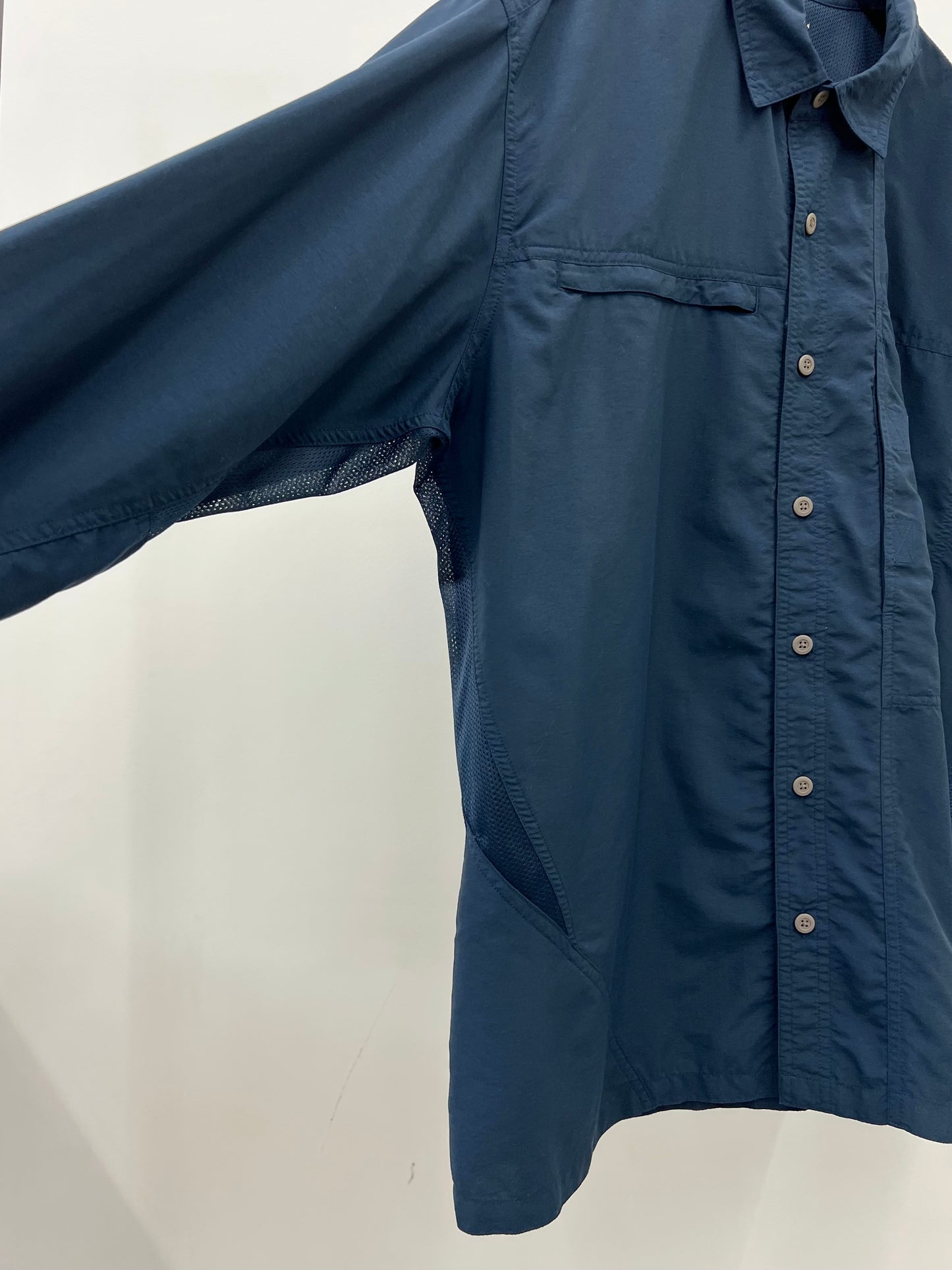 00's MOUNTAIN HARDWEAR nylon shirt