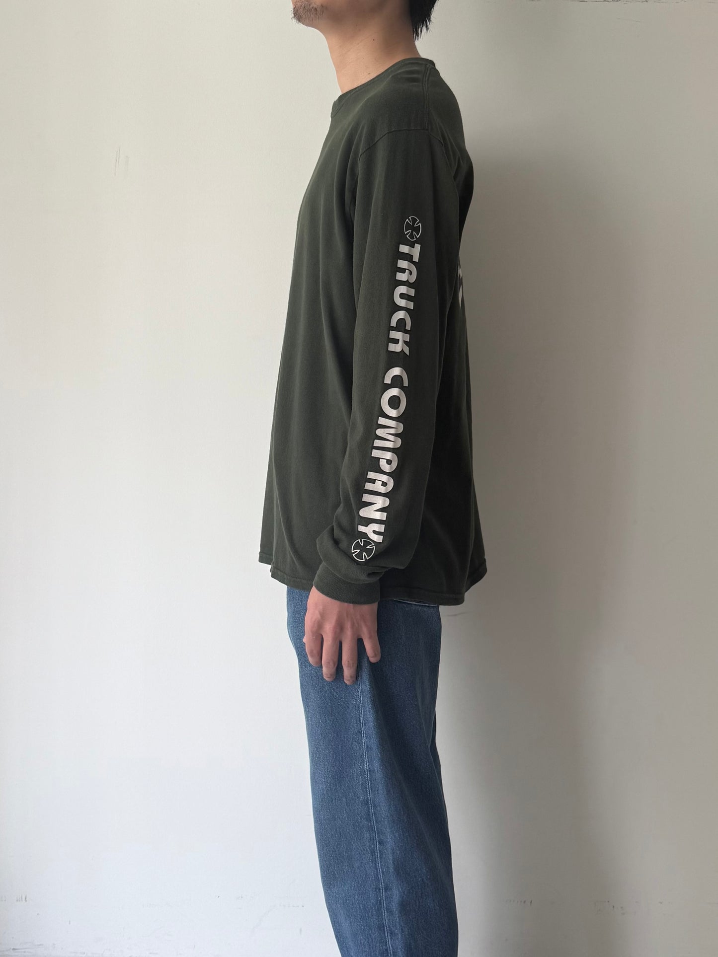 00's independent L/S t-shirt