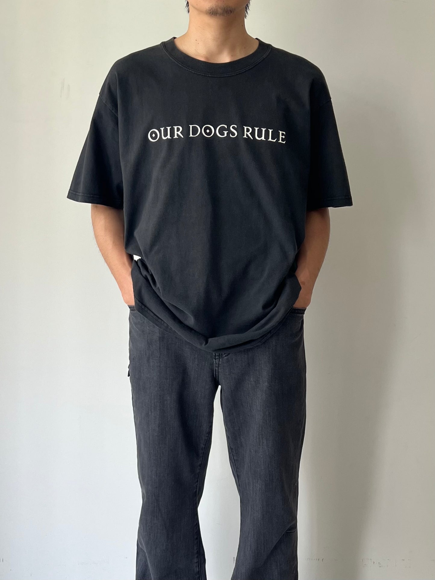 00's OUR DOGS RULE t-shirt