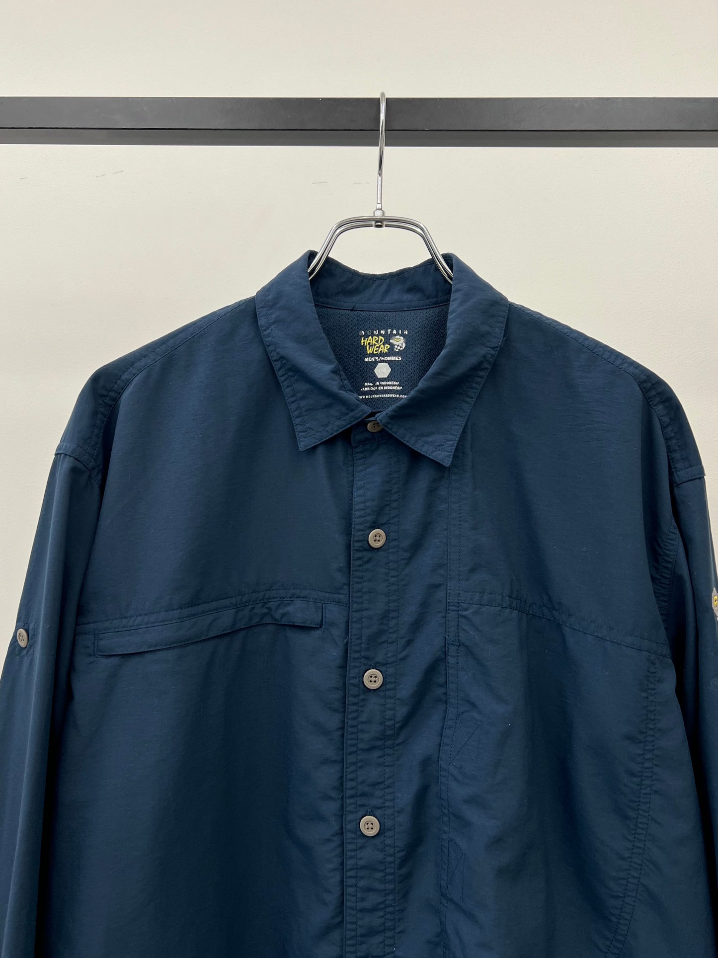 00's MOUNTAIN HARDWEAR nylon shirt