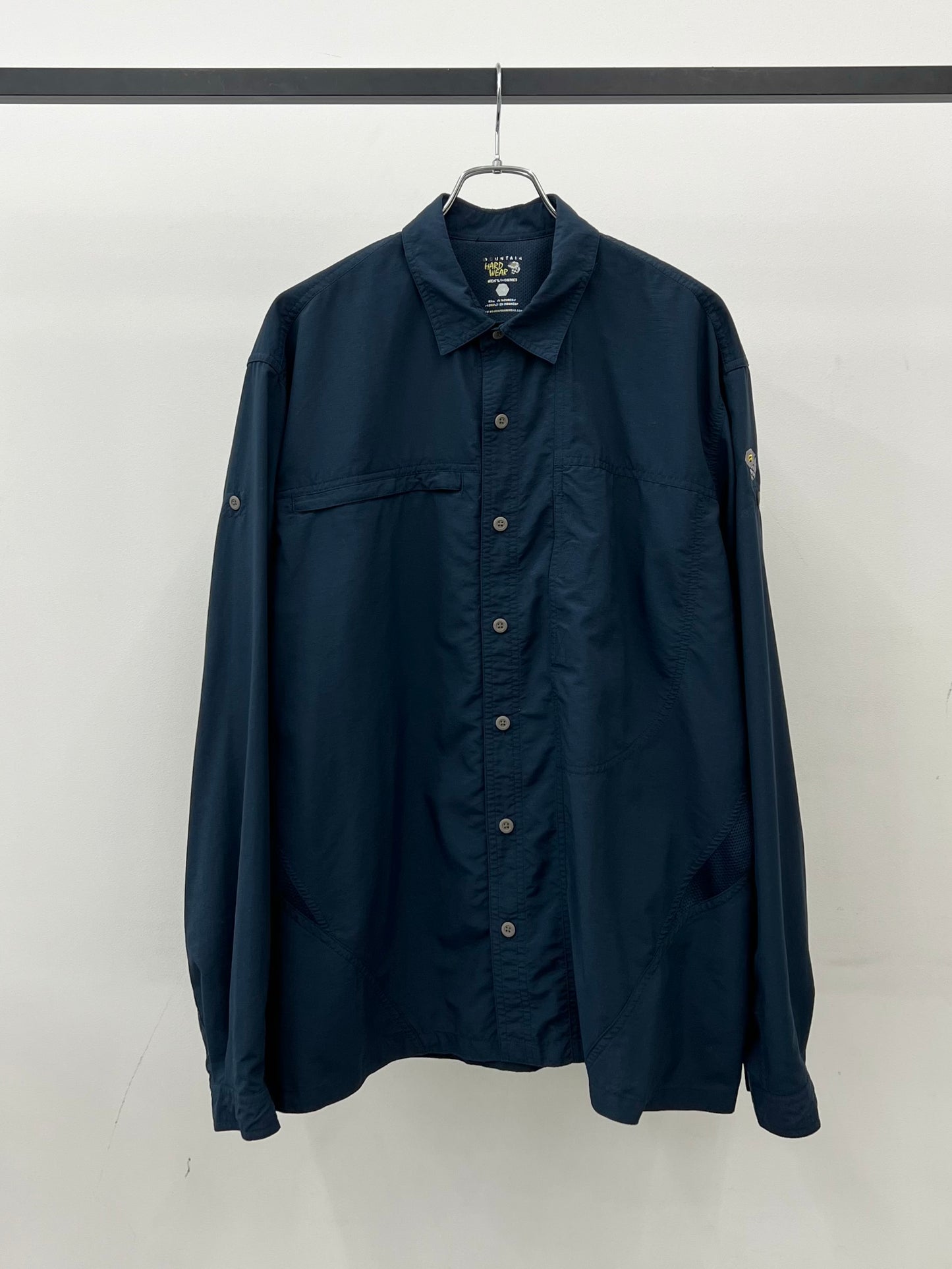 00's MOUNTAIN HARDWEAR nylon shirt