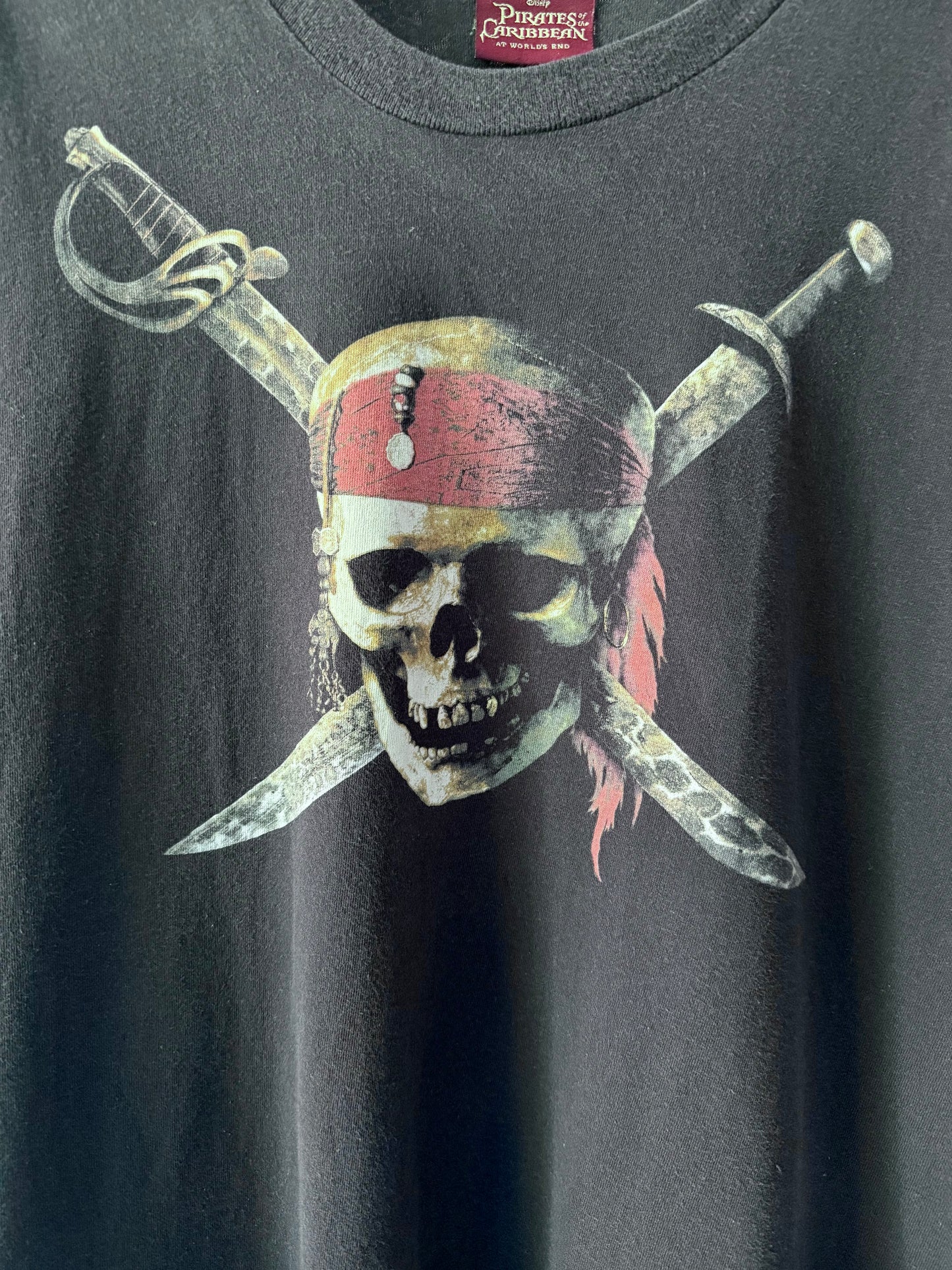 00's Disney PIRATES OF CARIBBEAN t-shirt