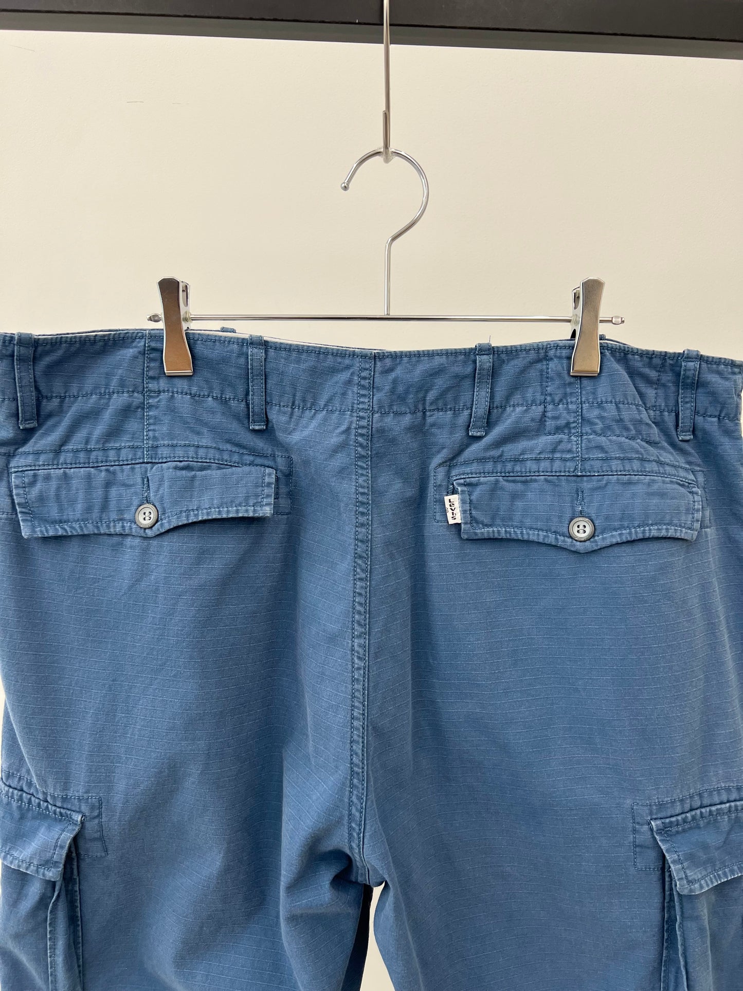 00's Levi's cargo pants