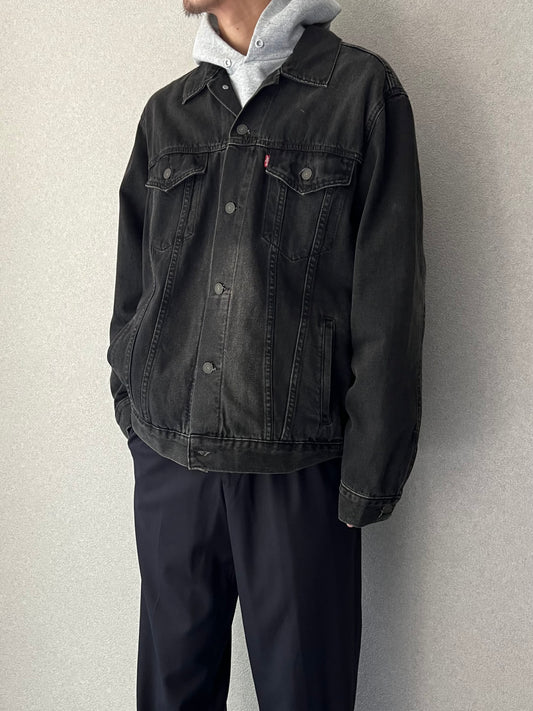 00's Levi's denim jacket