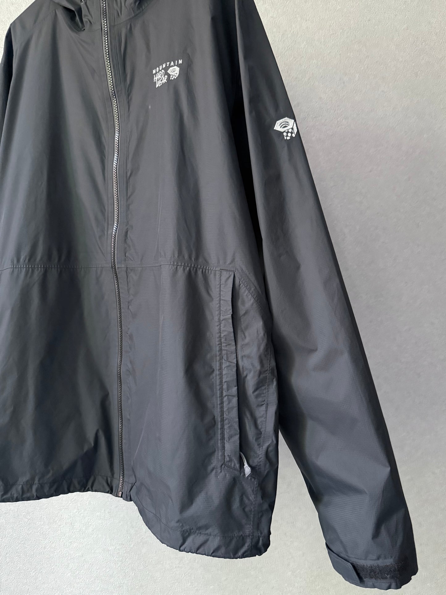00's MOUNTAIN HARDWEAR nylon jacket