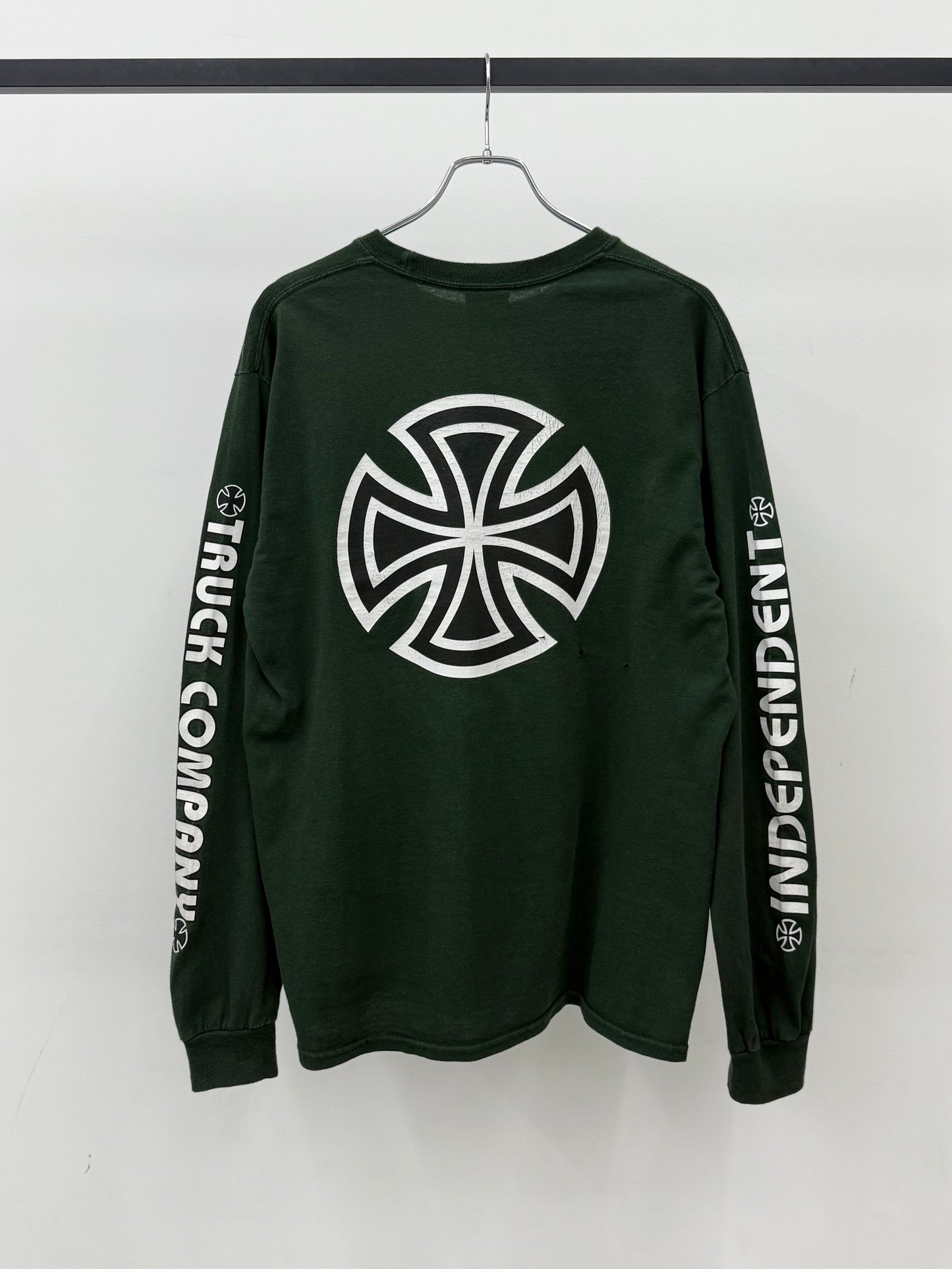 00's independent L/S t-shirt