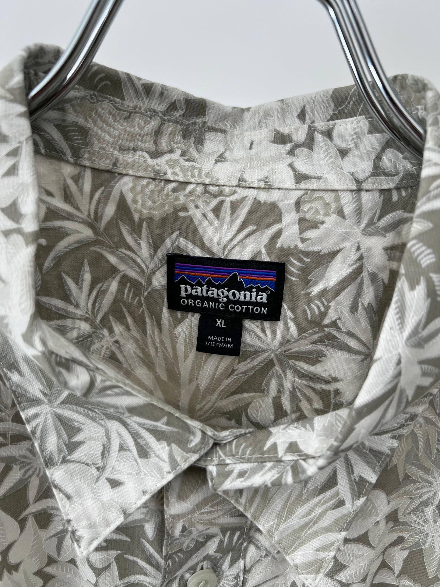 00's patagonia aroha shirt