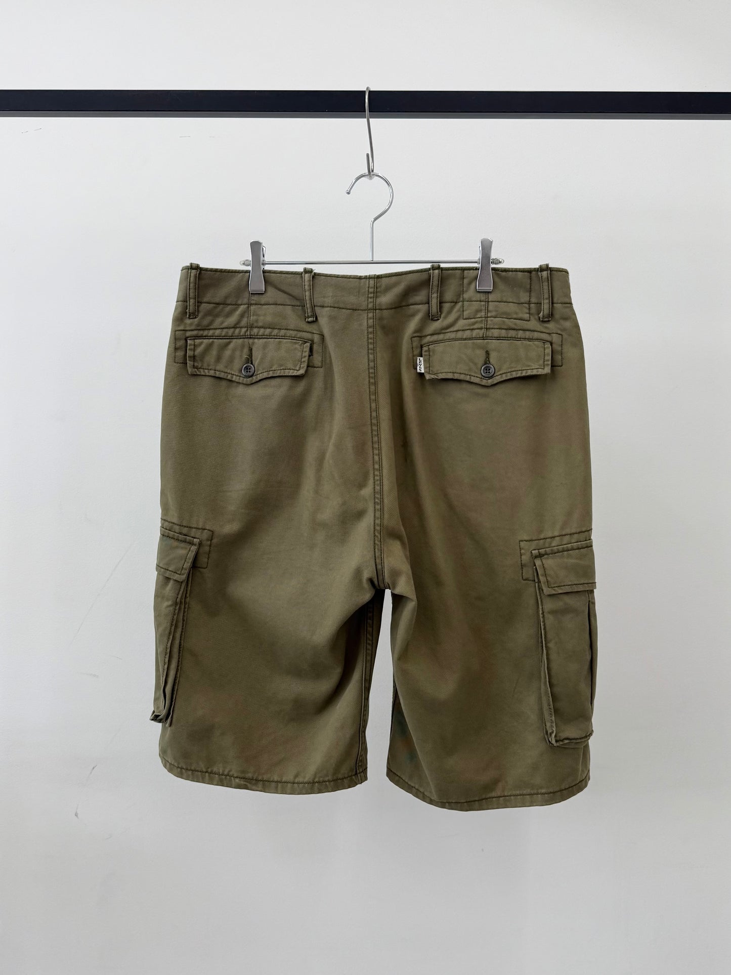 00's Levi's cargo shorts