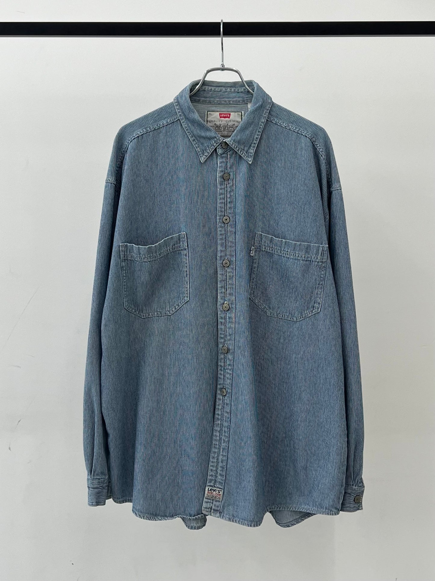 90's Levi's denim shirt