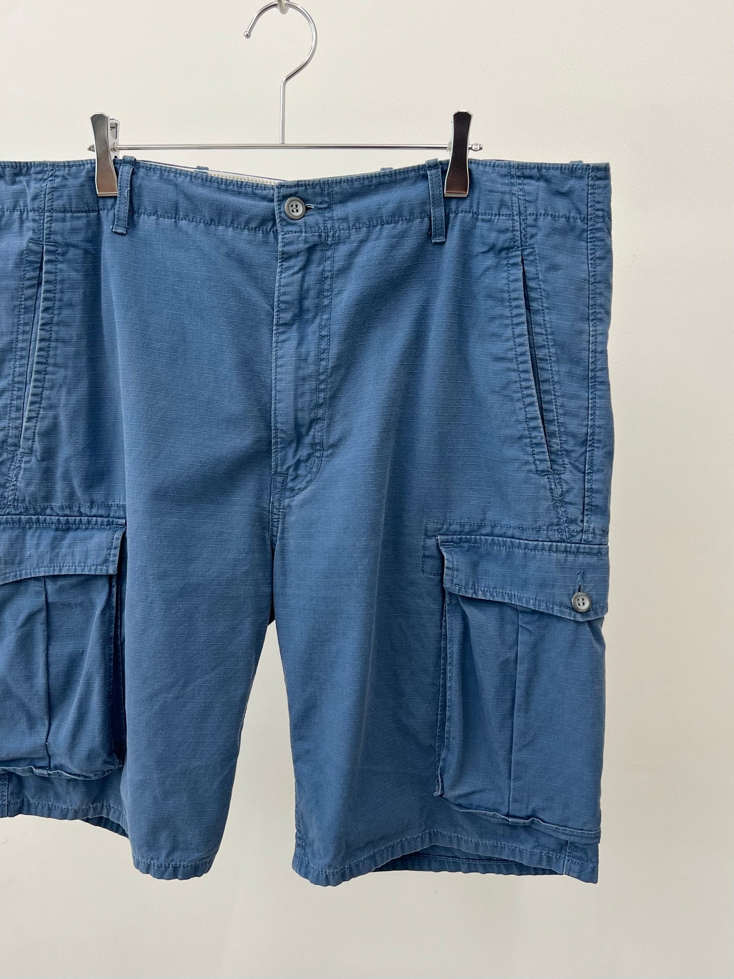 00's Levi's cargo pants