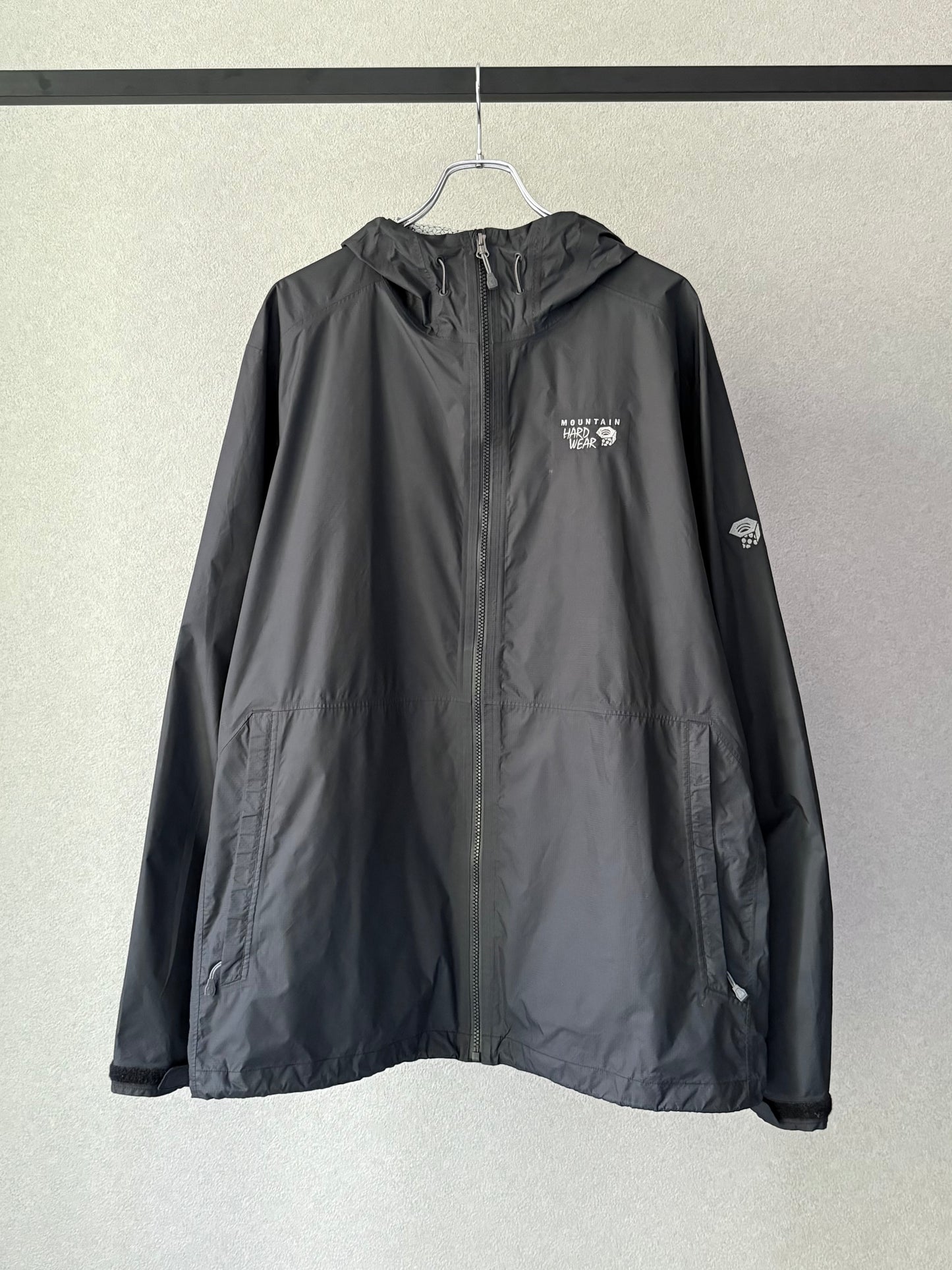 00's MOUNTAIN HARDWEAR nylon jacket