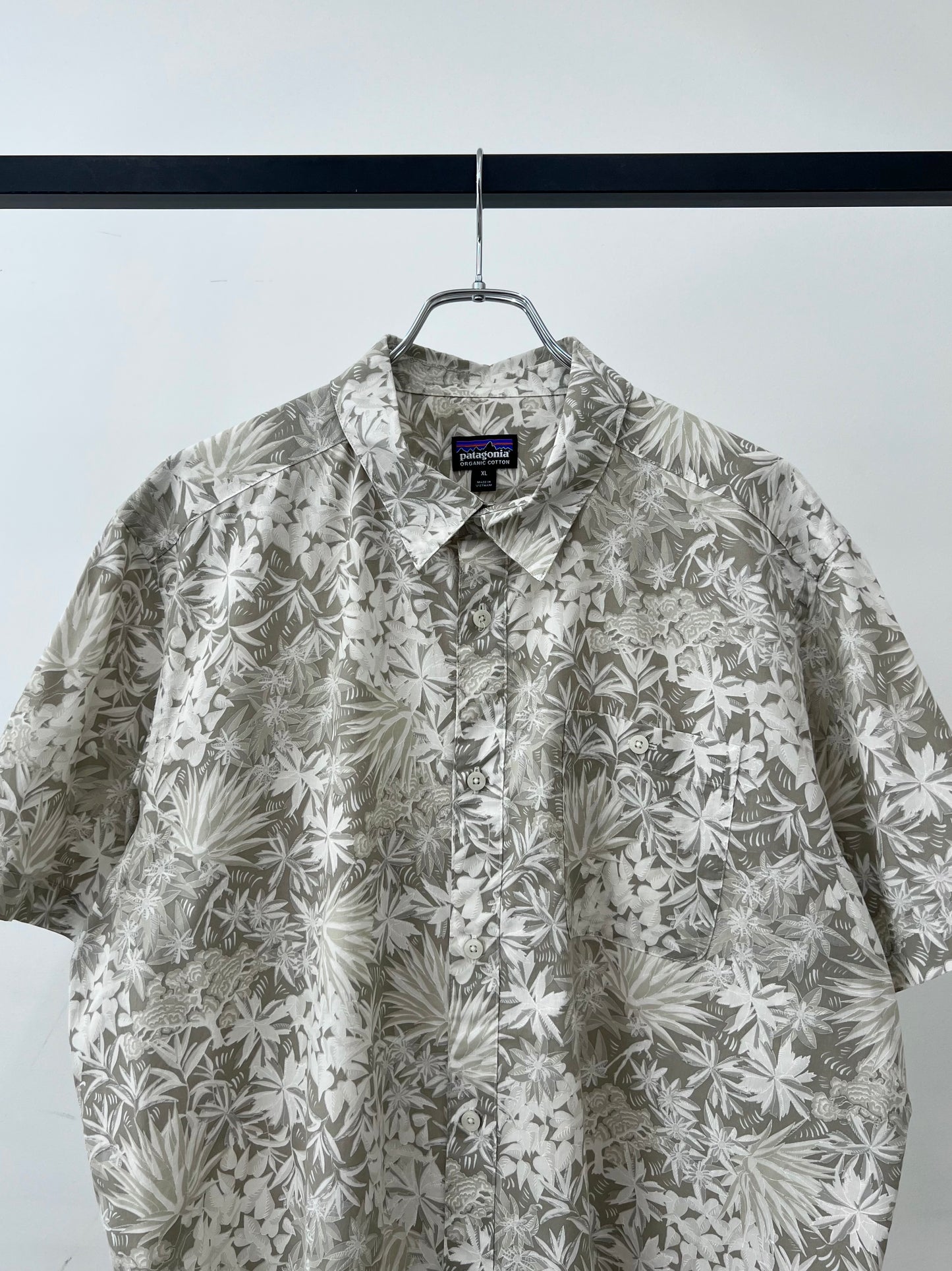 00's patagonia aroha shirt