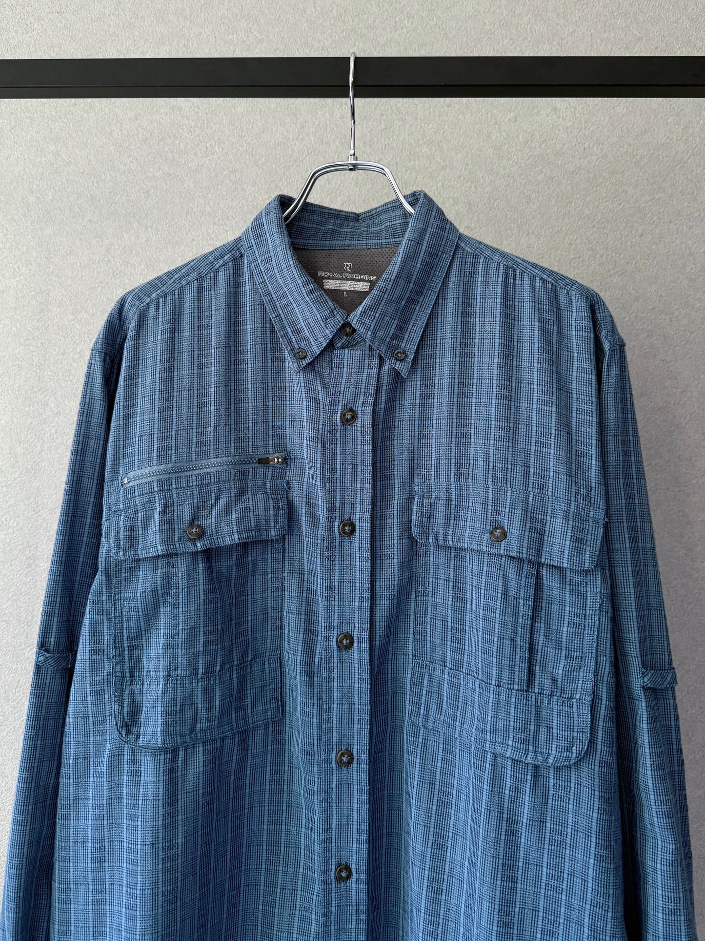00's ROYAL ROBBINS shirt