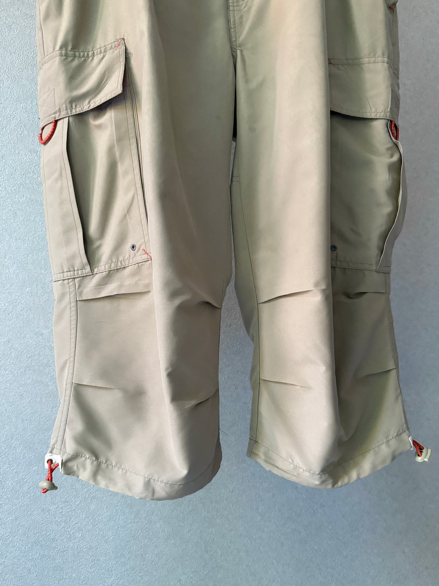 00's GAP cropped cargo pants