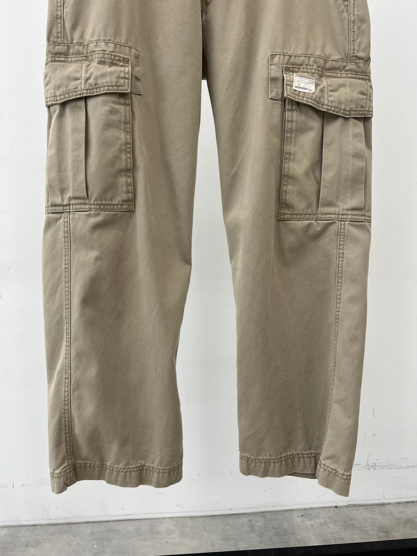 00's Levi's chino cargo pants