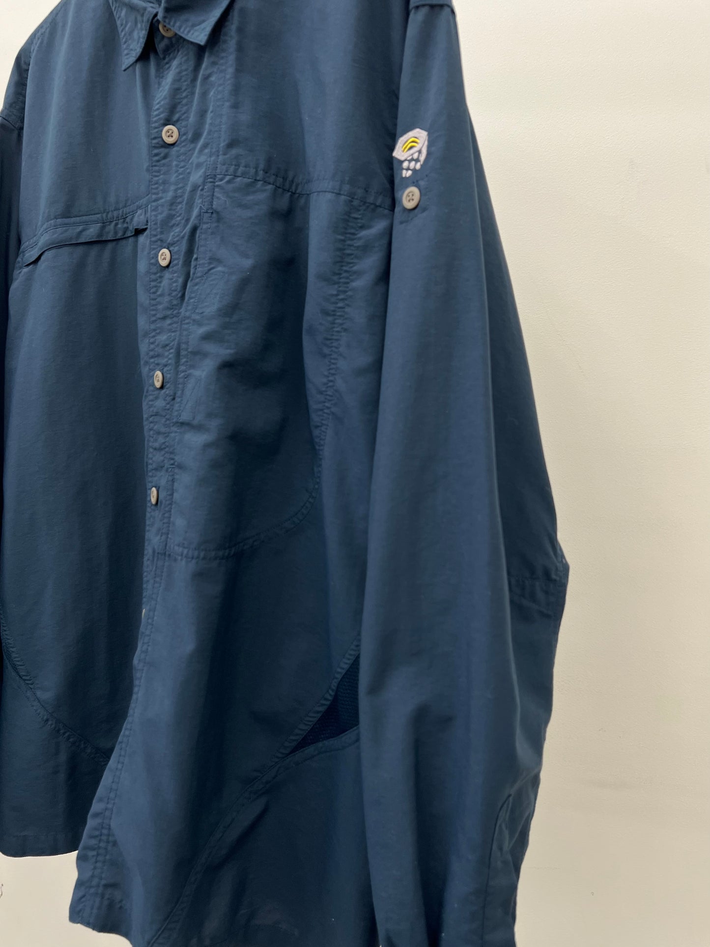 00's MOUNTAIN HARDWEAR nylon shirt