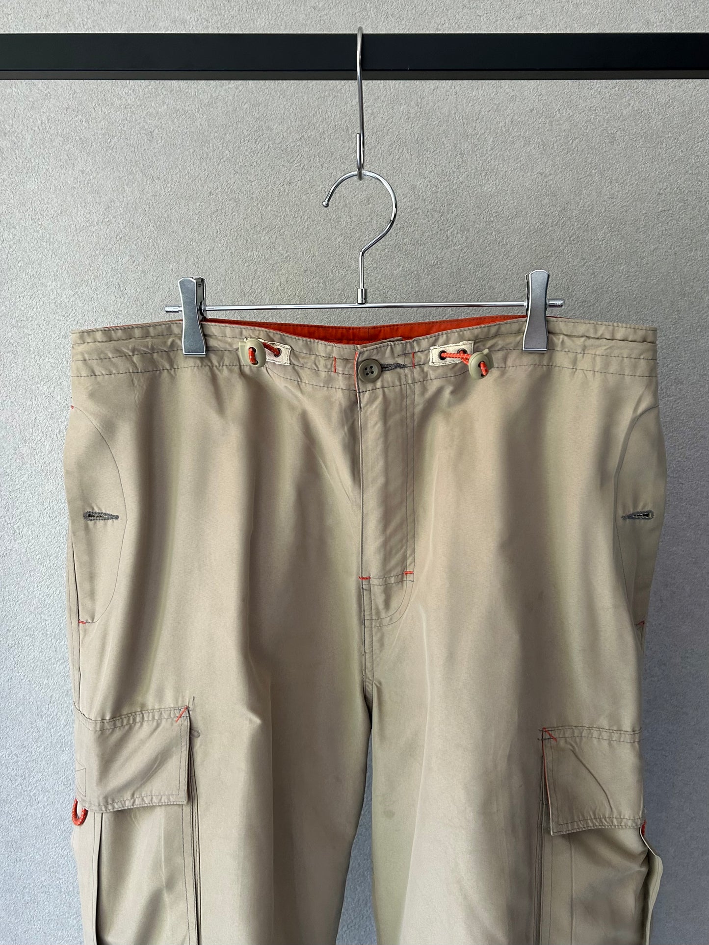 00's GAP cropped cargo pants
