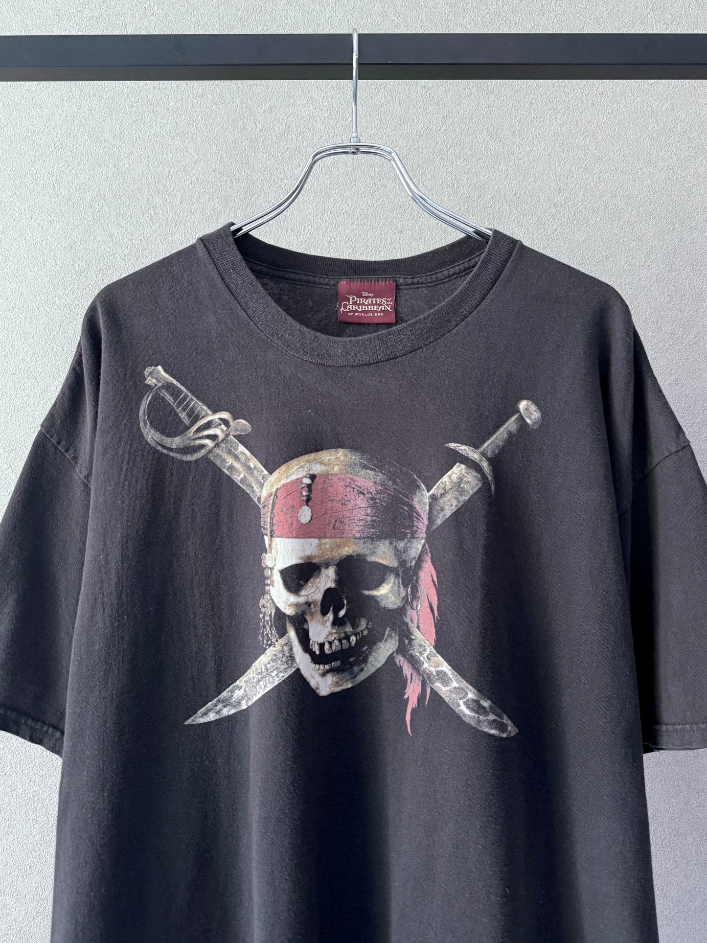 00's Disney PIRATES OF CARIBBEAN t-shirt