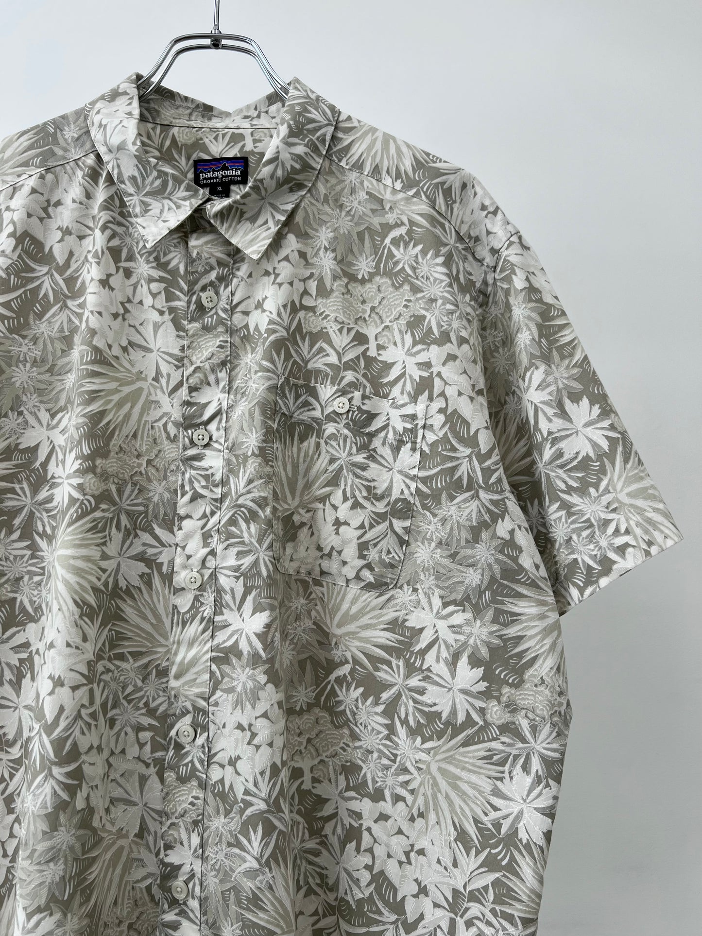 00's patagonia aroha shirt