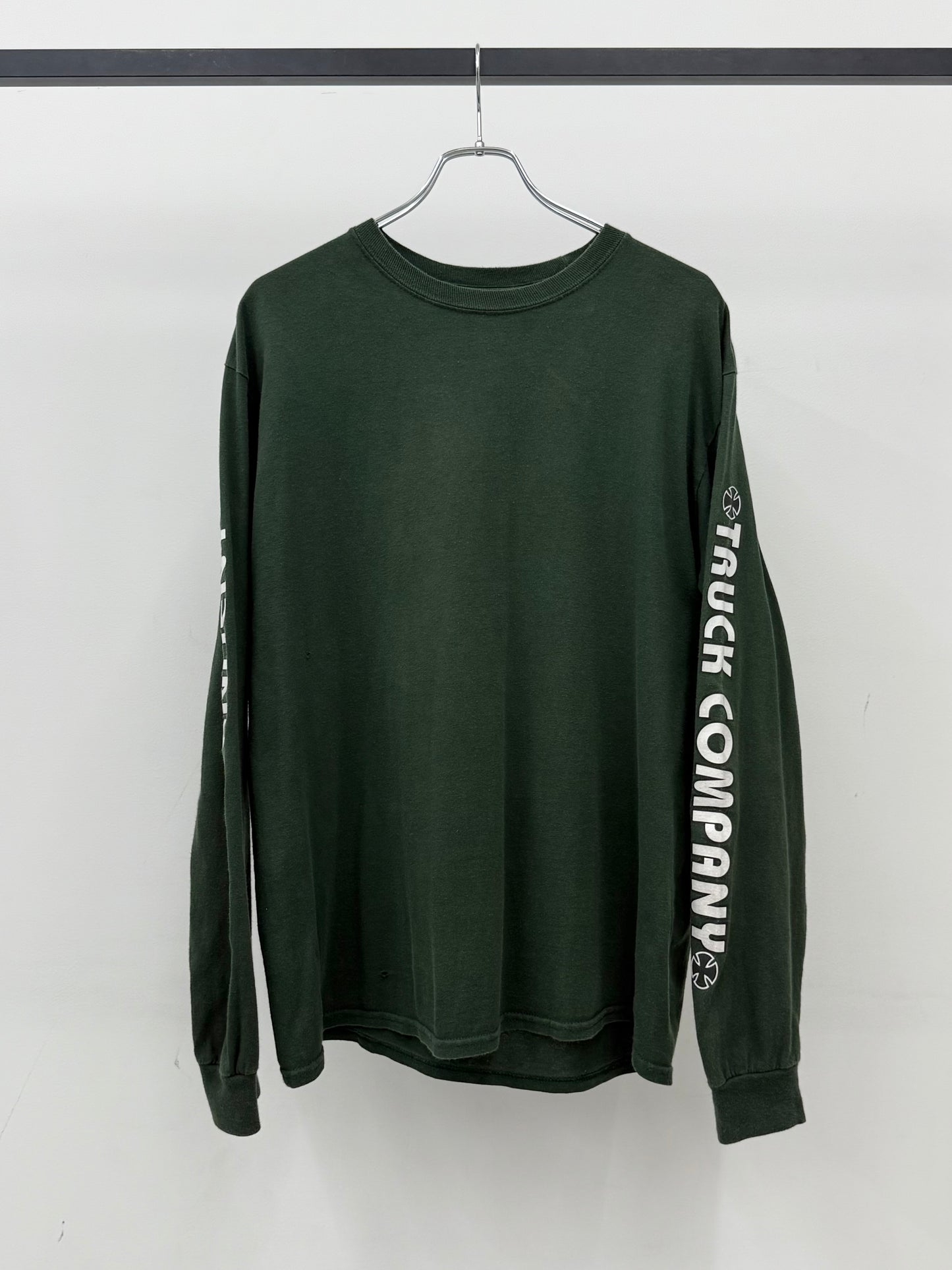 00's independent L/S t-shirt