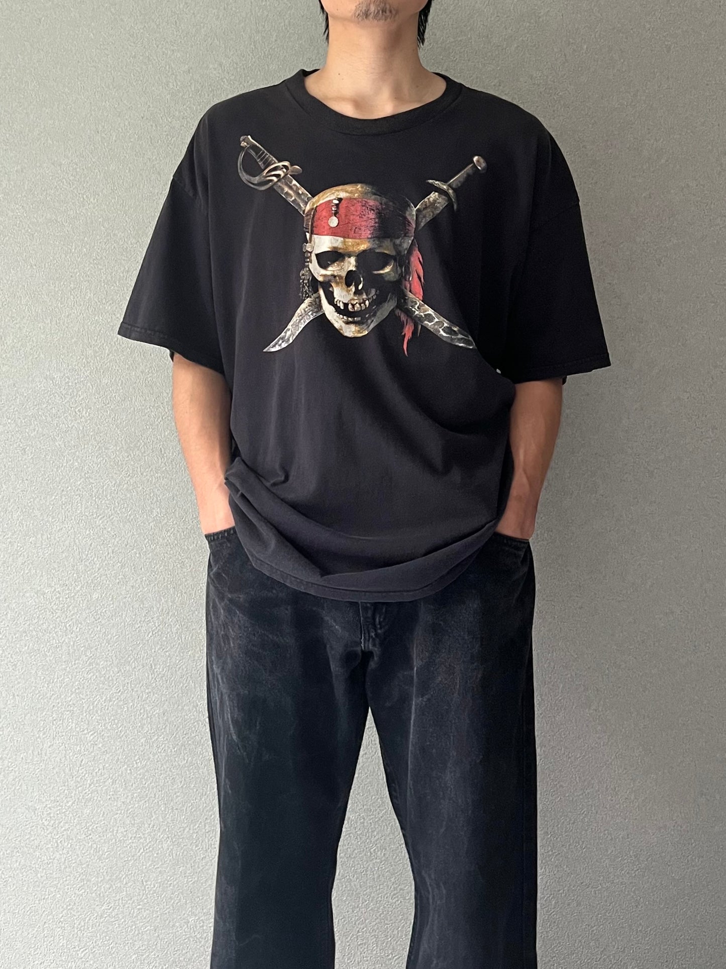 00's Disney PIRATES OF CARIBBEAN t-shirt