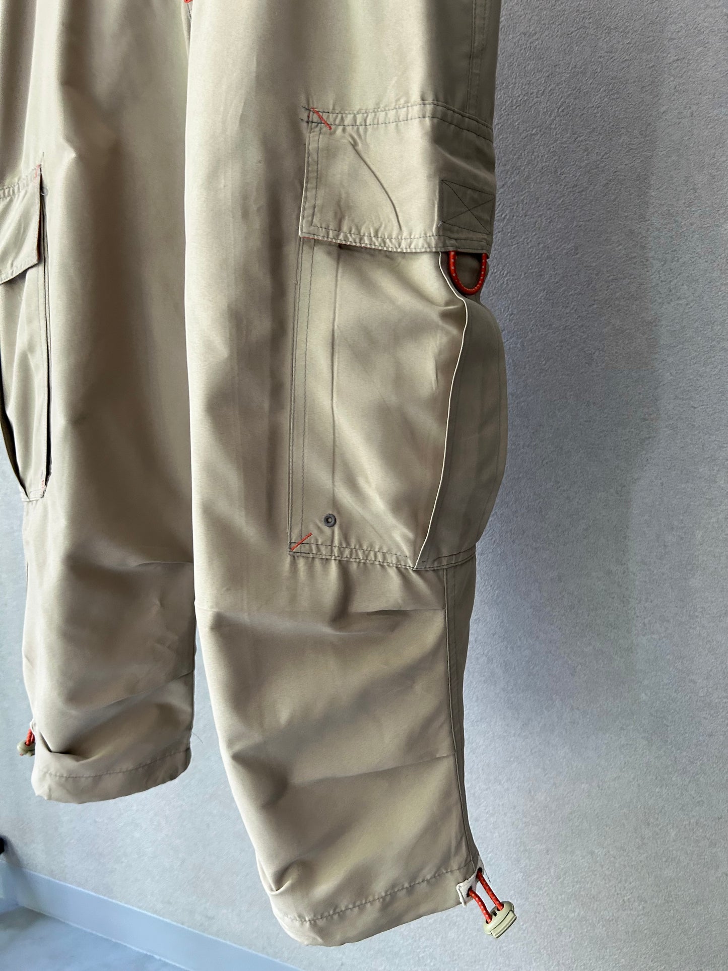 00's GAP cropped cargo pants
