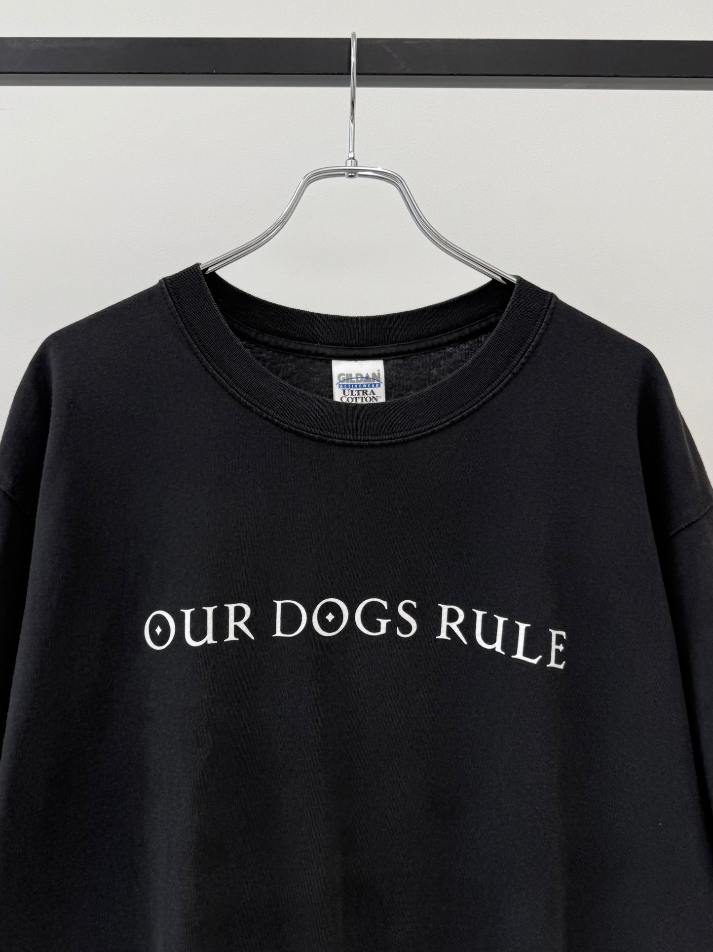 00's OUR DOGS RULE t-shirt