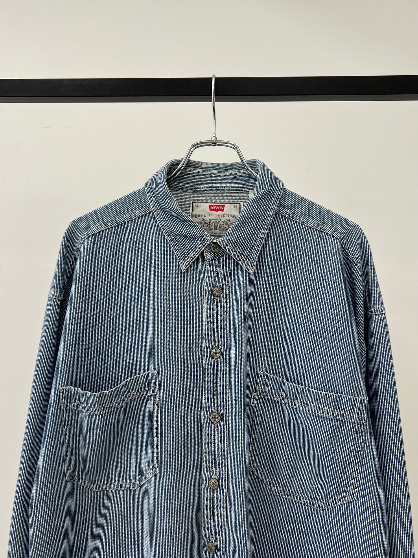 90's Levi's denim shirt