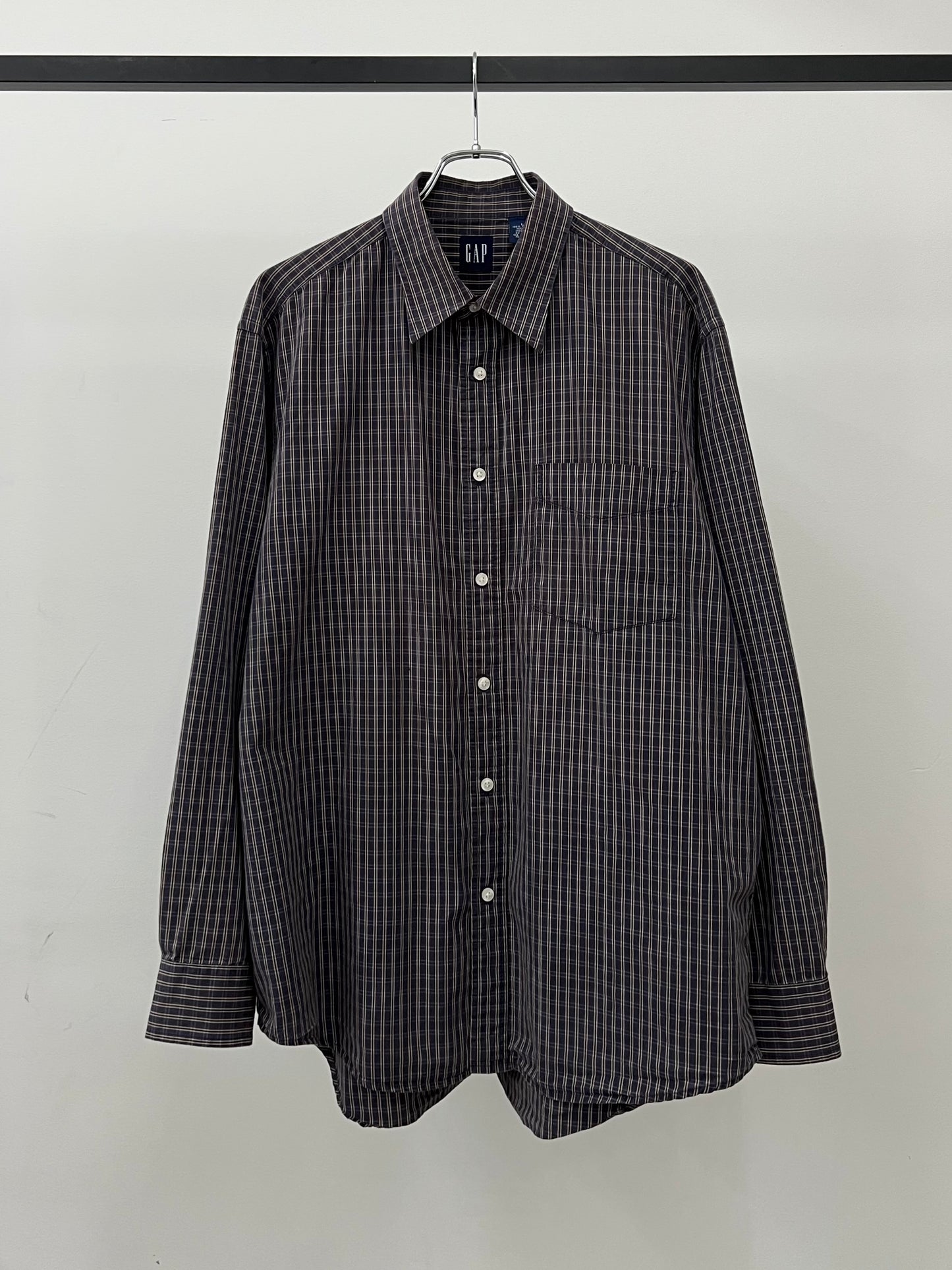 00's GAP shirt