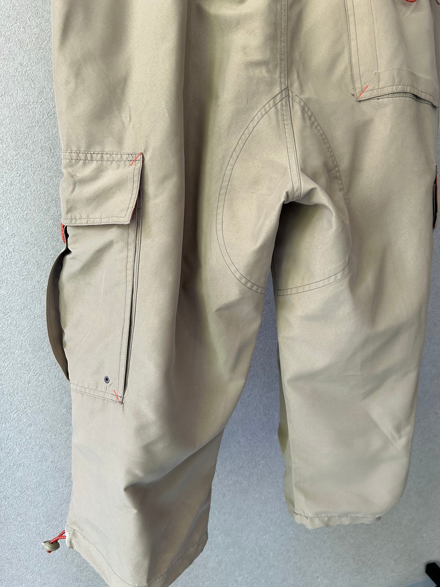 00's GAP cropped cargo pants