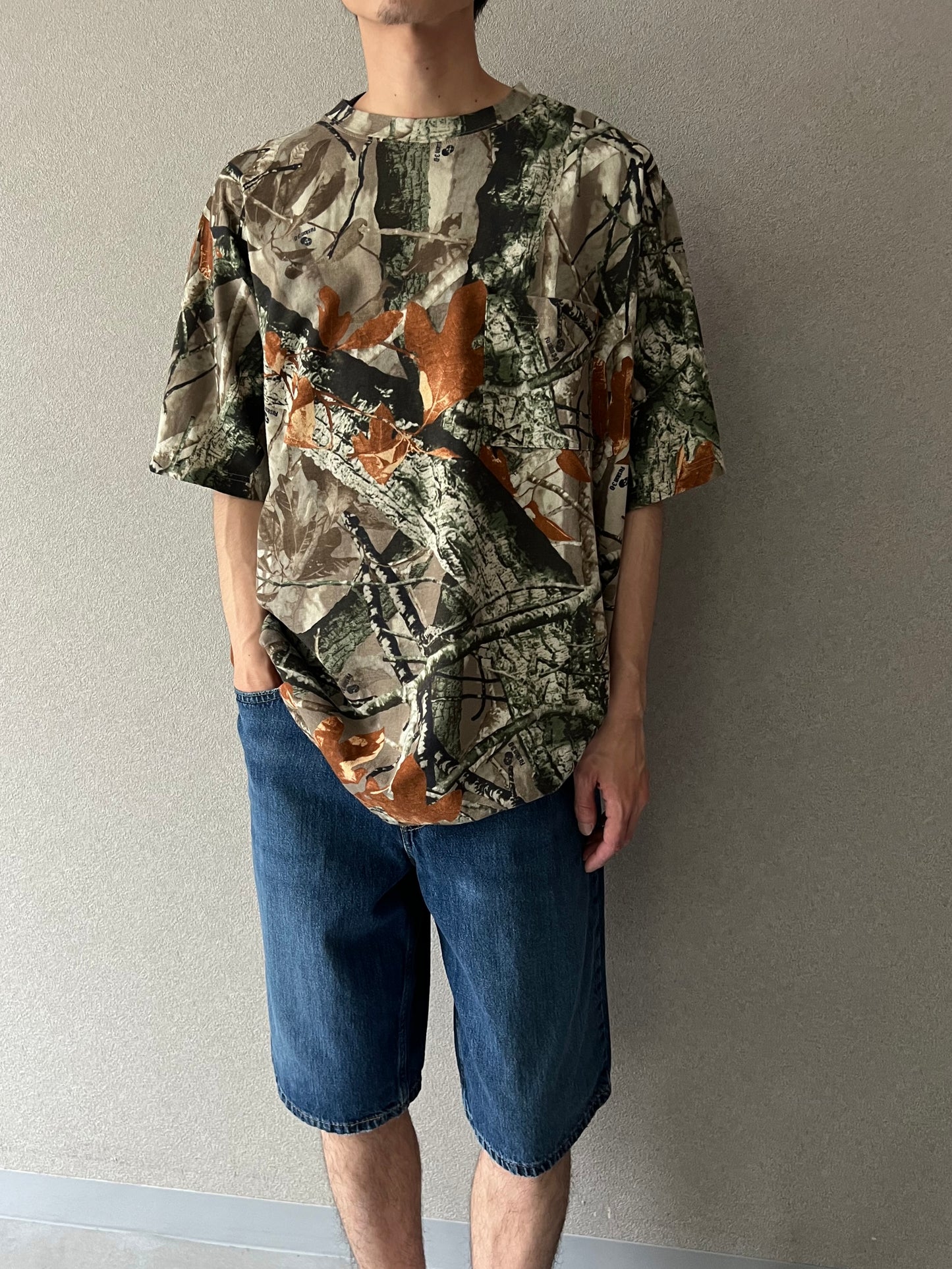 00's Outfitters Ridge real tree t-shirt