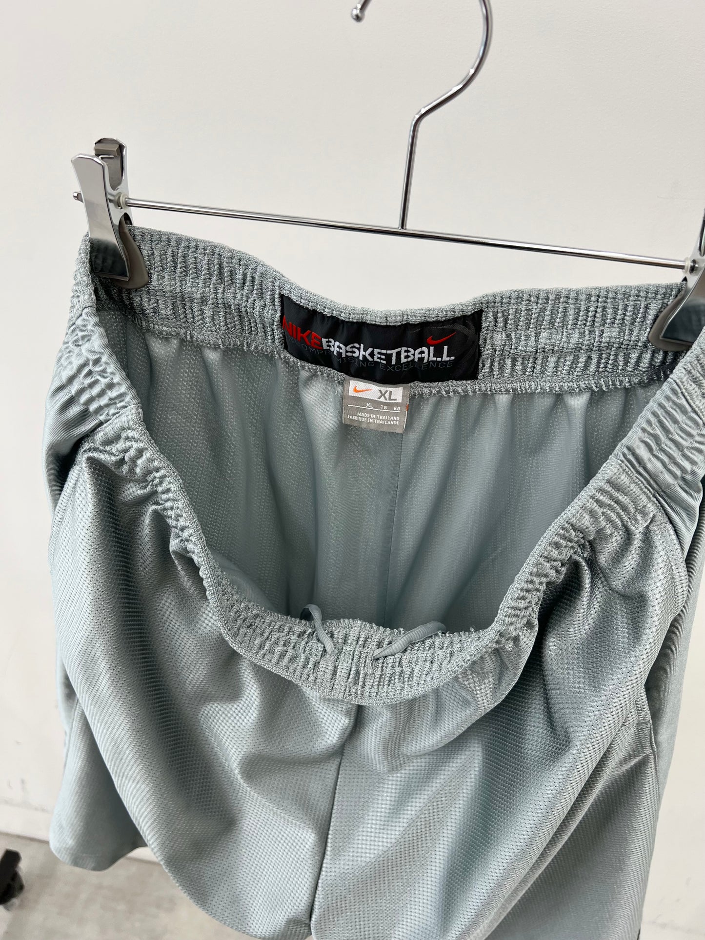 00's NIKE basketball shorts