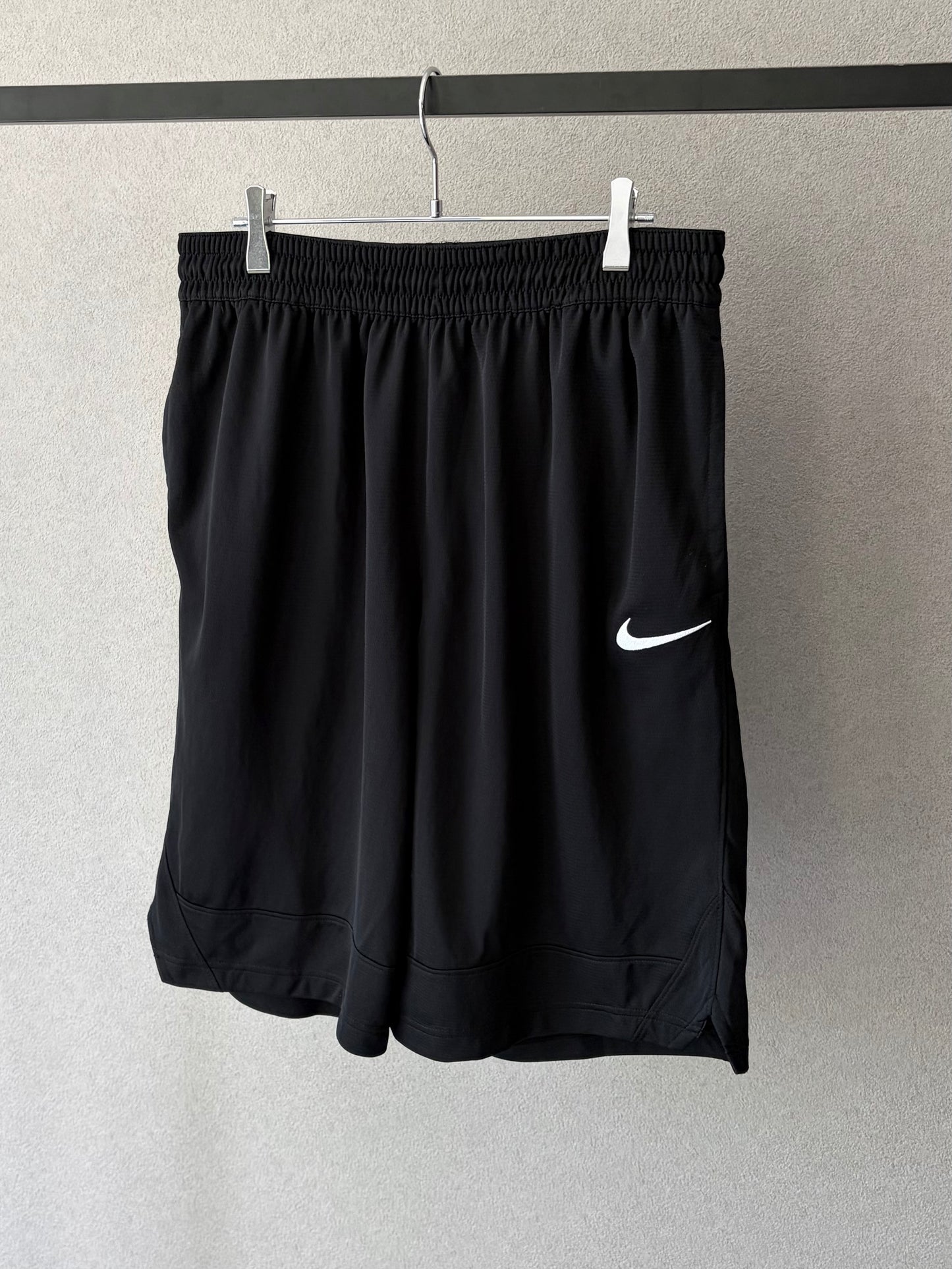00's NIKE basketball shorts