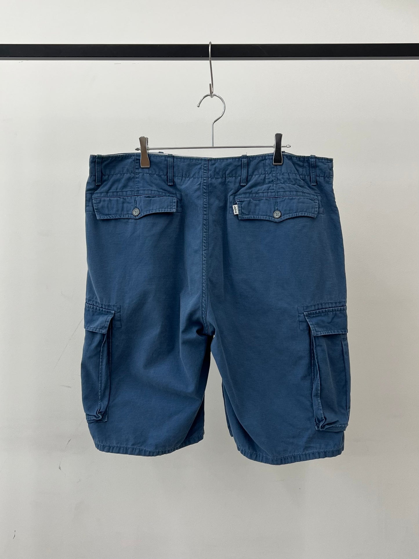 00's Levi's cargo pants