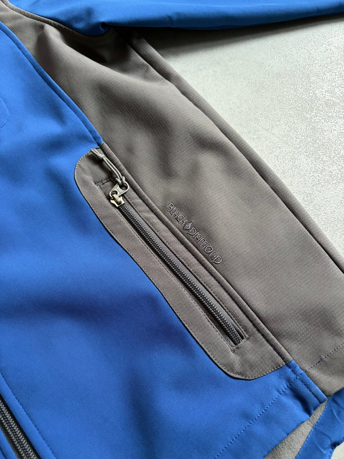 00's BLACK DIAMOND softshell jacket