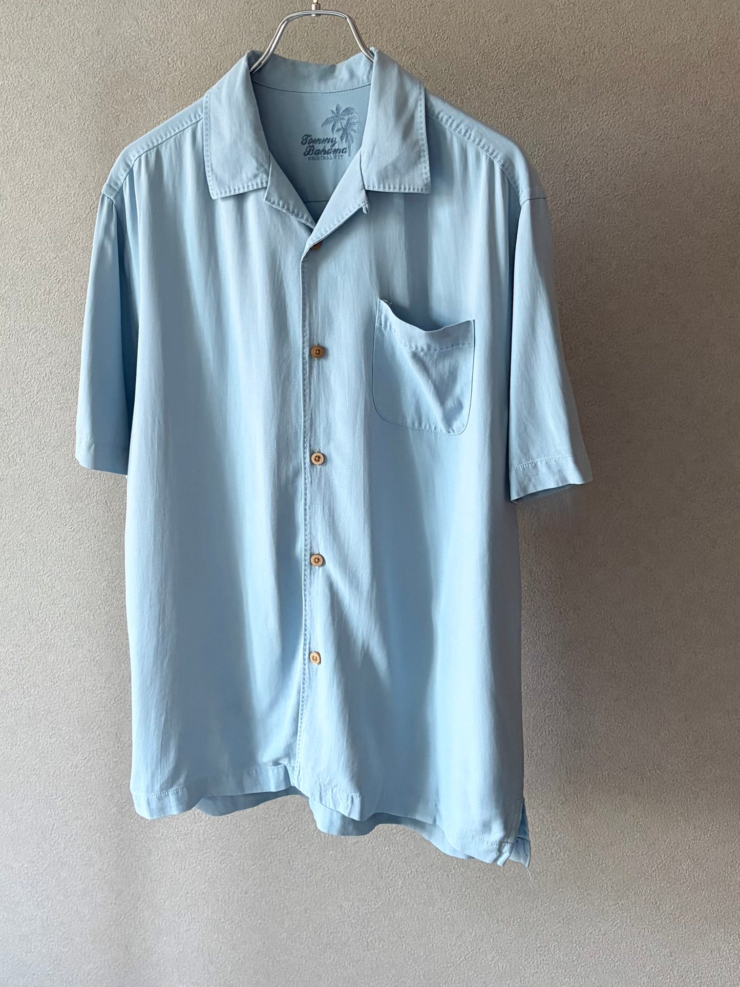 00's Tommy Bahama open collar silk shirt
