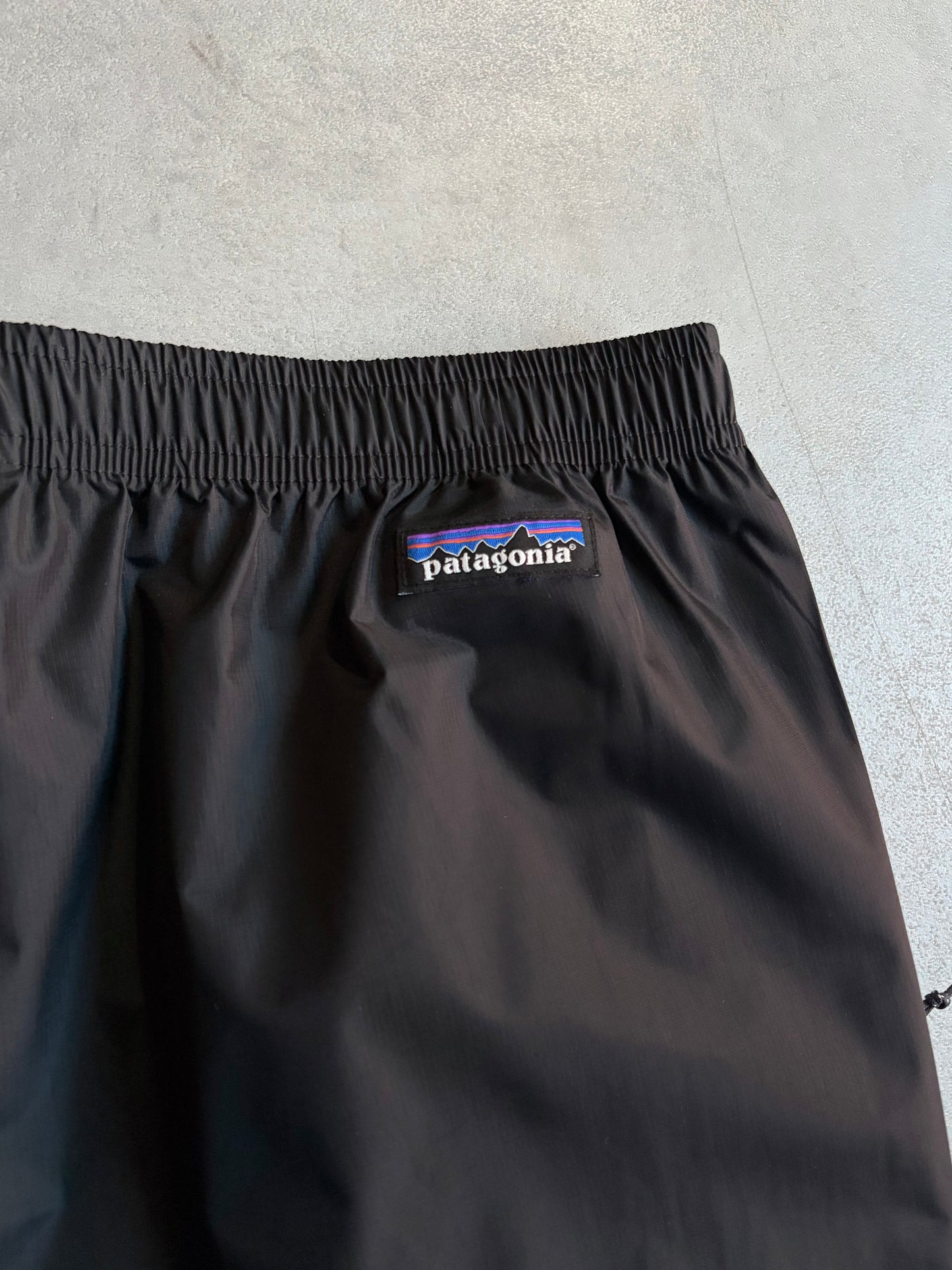 10's Patagonia nylon pants