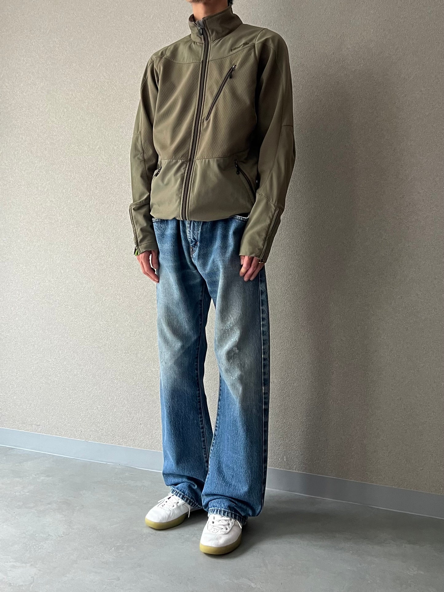 00's patagonia softshell jacket