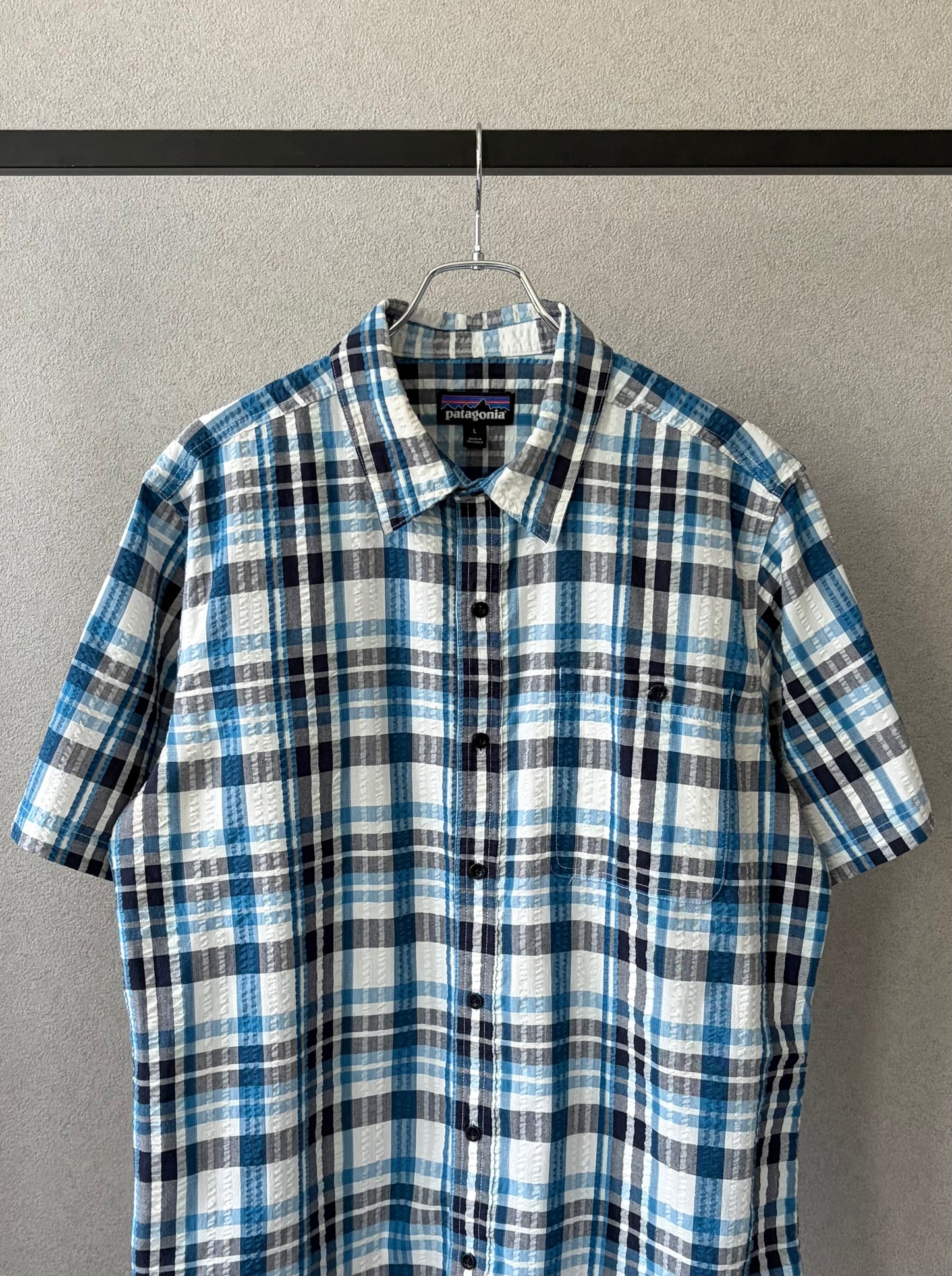 00's patagonia seersucker shirt