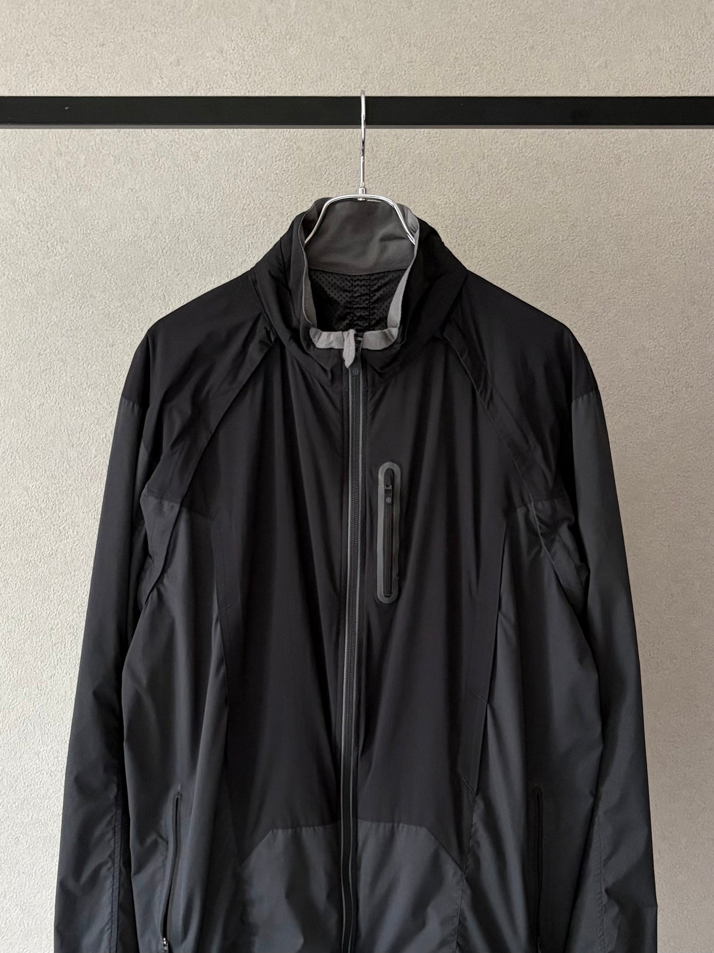 10's lululemon nylon jacket