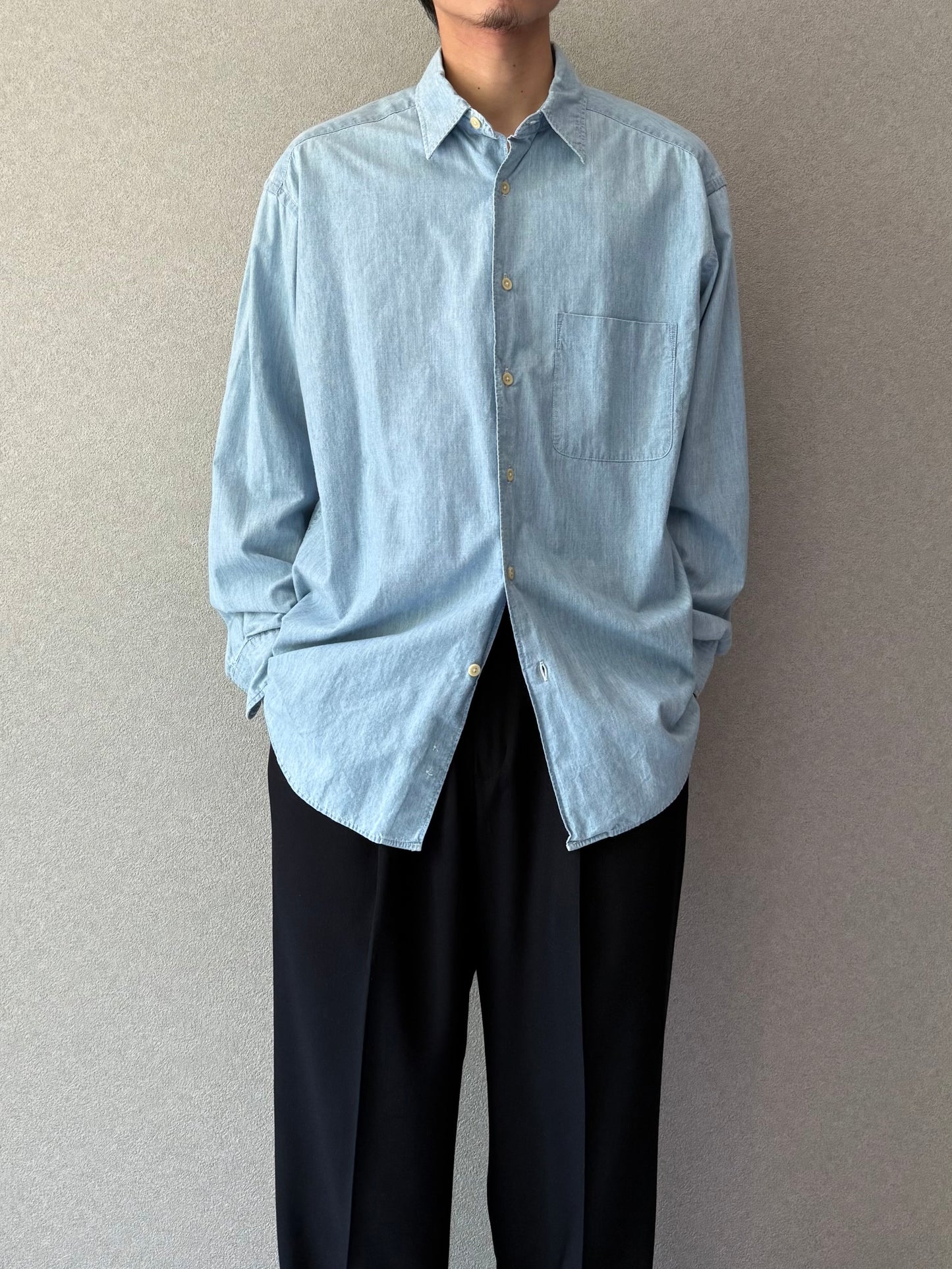 00's BANANA REPUBLIC chambray shirt
