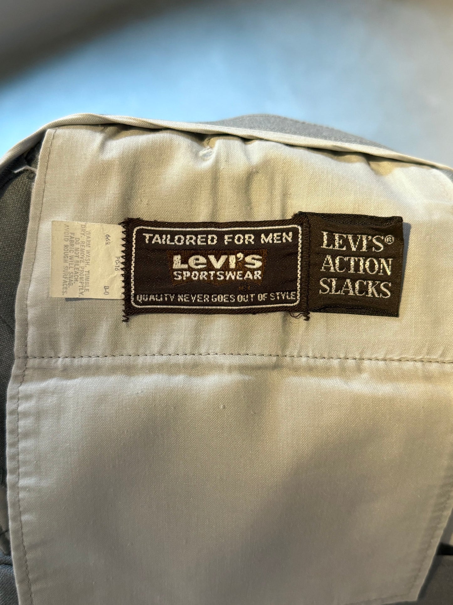 80's Levi's action slacks