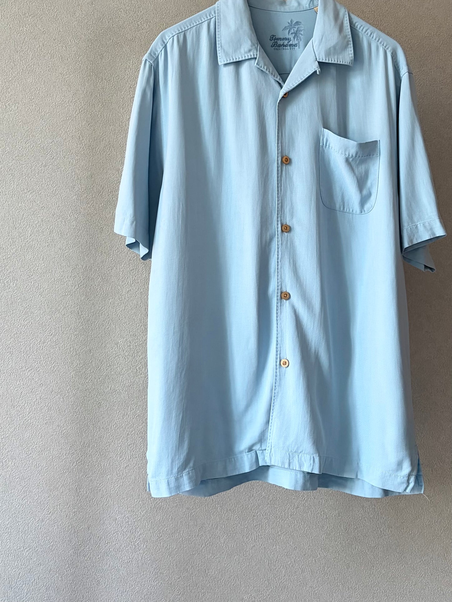 00's Tommy Bahama open collar silk shirt