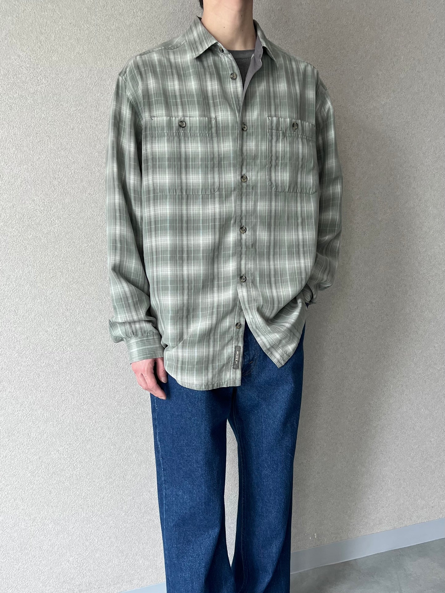00's REI rayon shirt